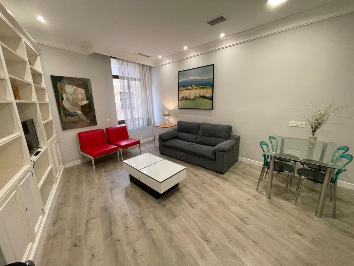 Brocense Centro 2 Habitaciones سلامنكا المظهر الخارجي الصورة
